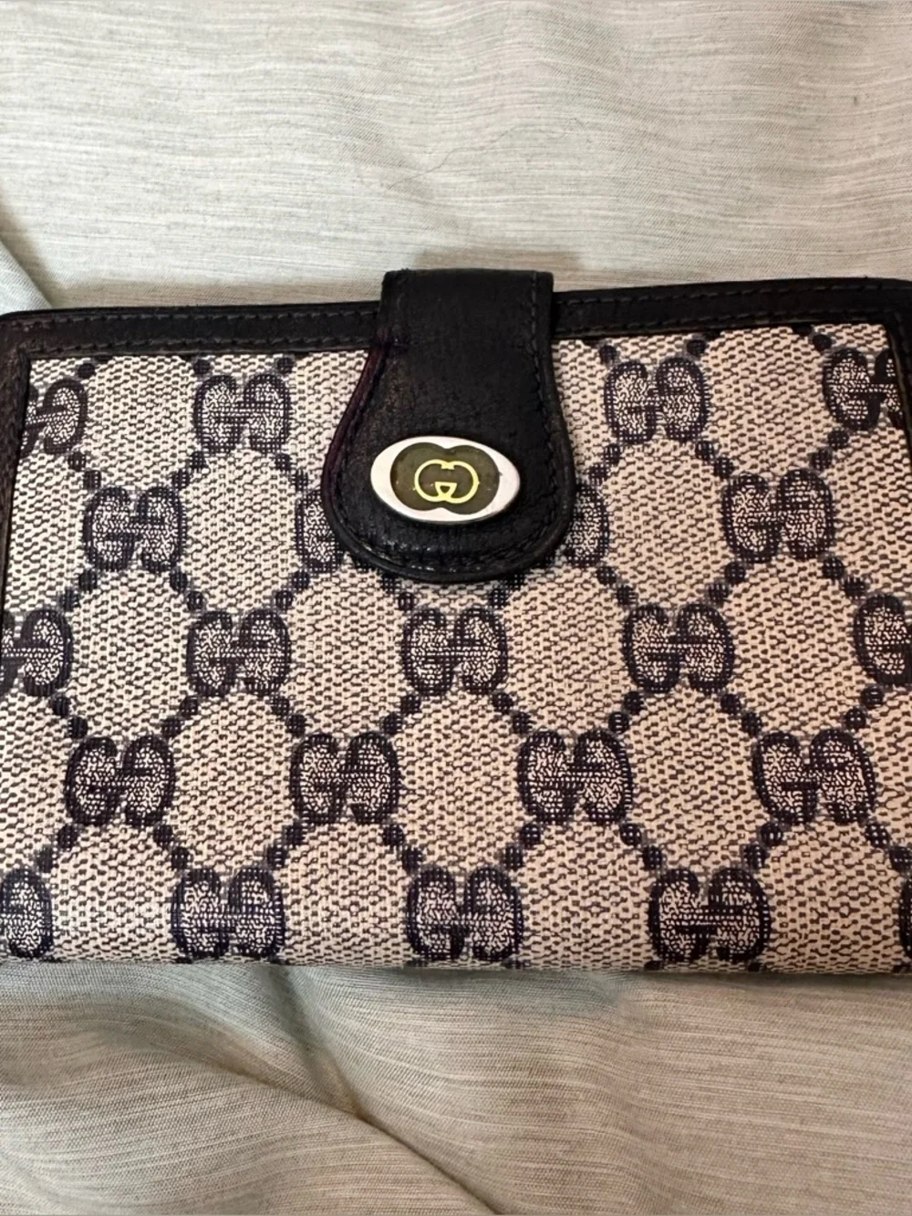 Vintage Gucci Wallet Coated Canvas Navy Blue Classic GG Card slots kiss lock